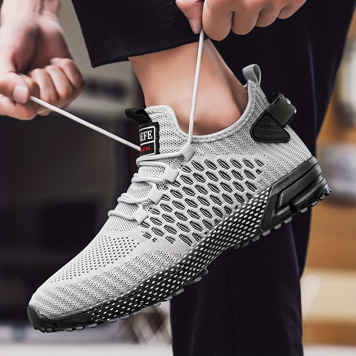 Men's Breathable Mesh Lace-up Sneakers