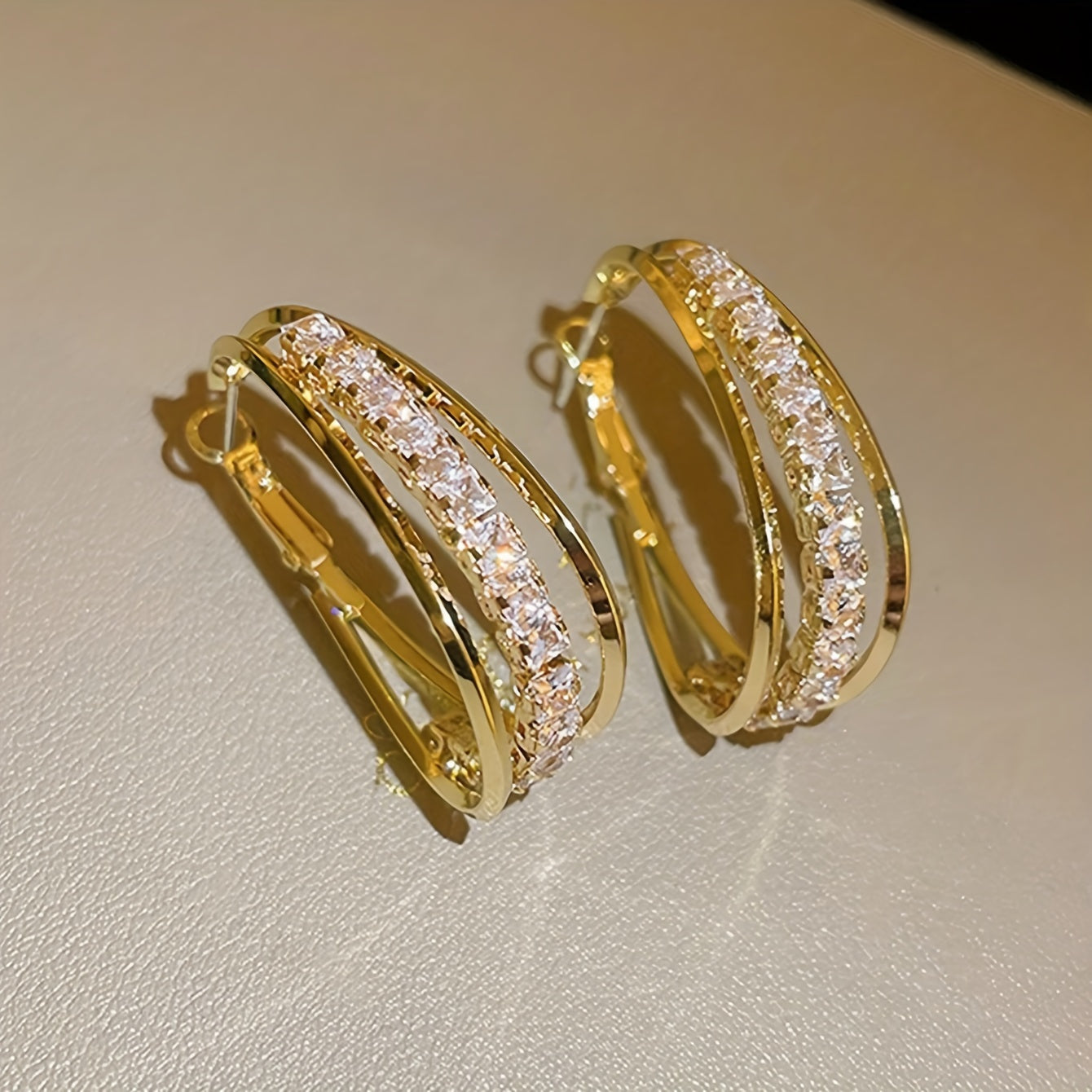 Elegant Retro Hoop Earrings with Shiny Rhinestone Decoration