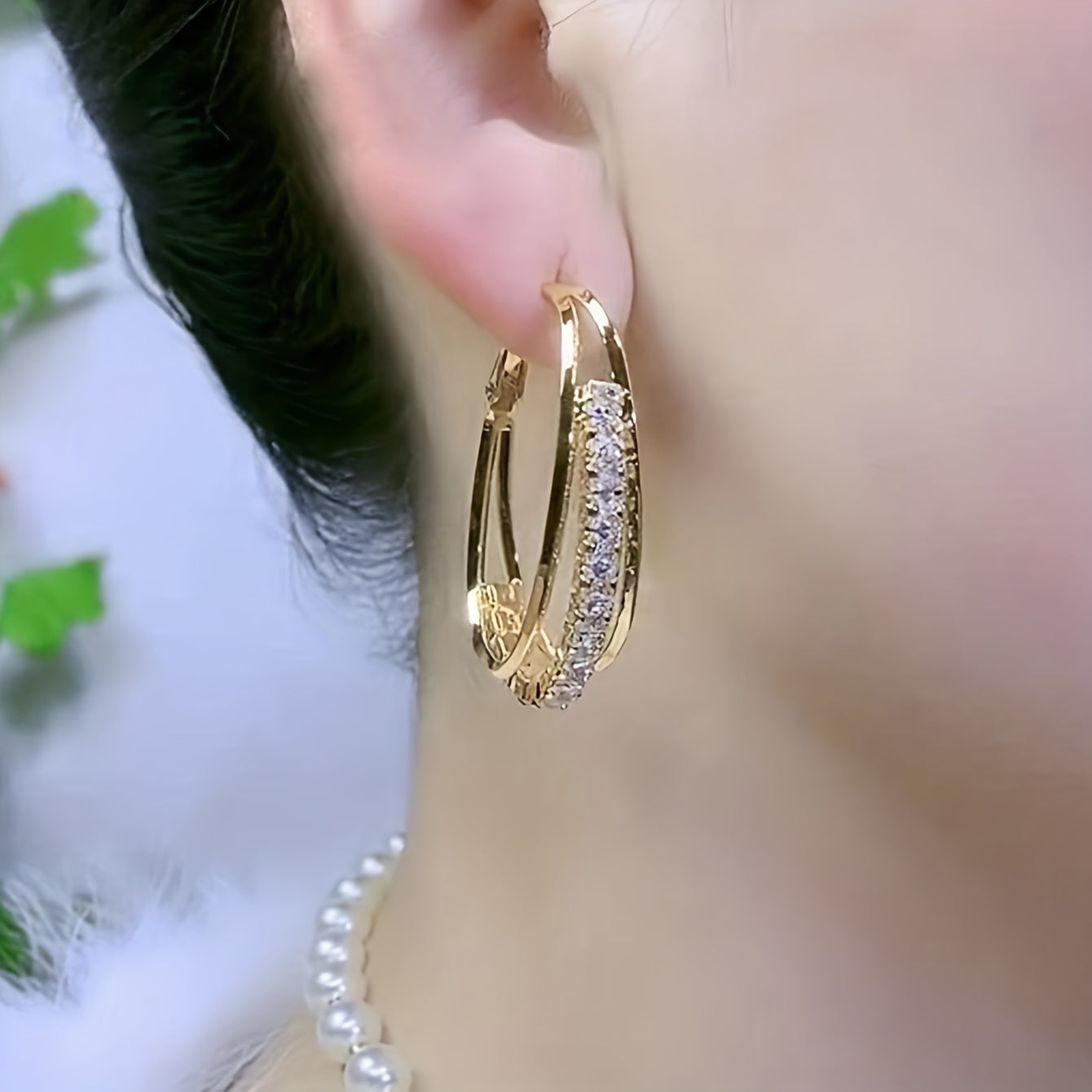 Elegant Retro Hoop Earrings with Shiny Rhinestone Decoration