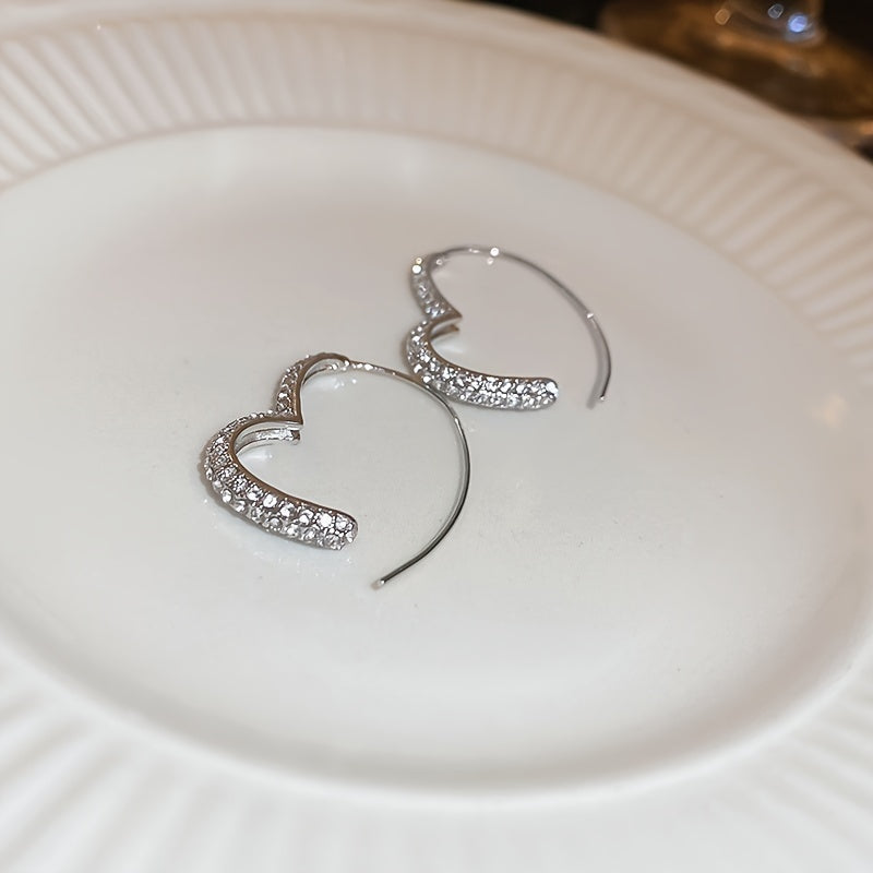 1 Pair of Sparkling Heart-shaped Earrings