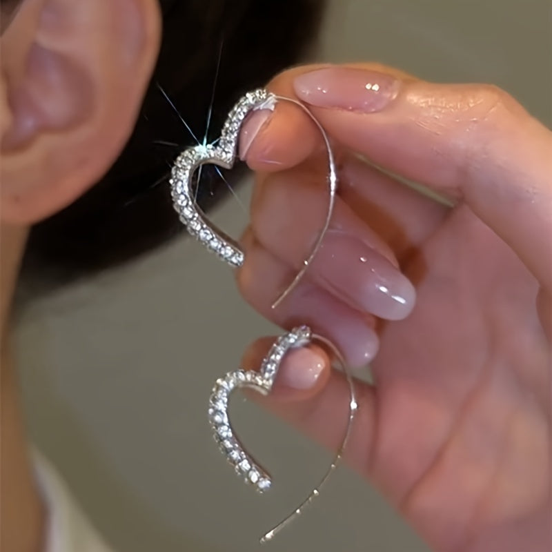 1 Pair of Sparkling Heart-shaped Earrings