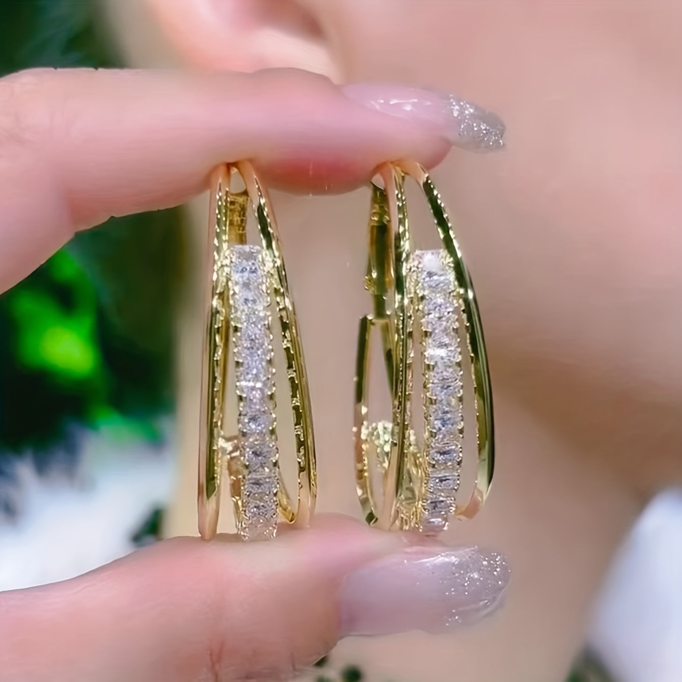 Elegant Retro Hoop Earrings with Shiny Rhinestone Decoration