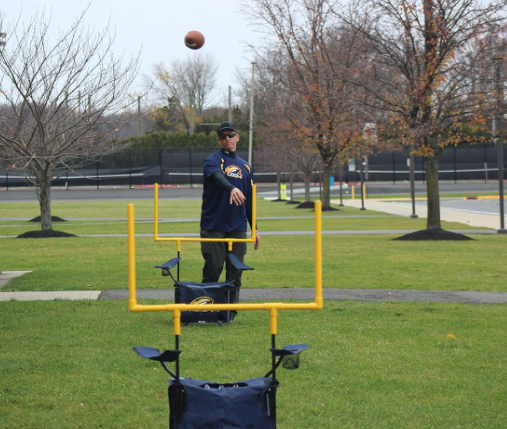 QB54 - The Ultimate Football Yard Game Set