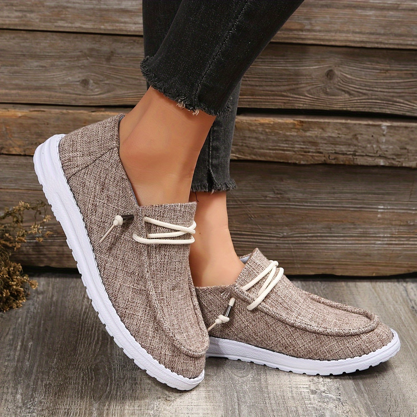 Women's Lightweight Canvas Lace Up Sneakers